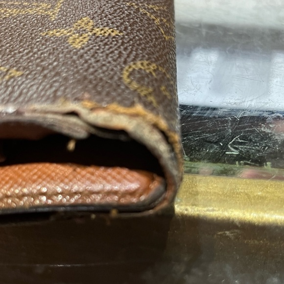 VINTAGE 90’s LOUIS VUITTON Monogram wallet. - Picture 11 of 13